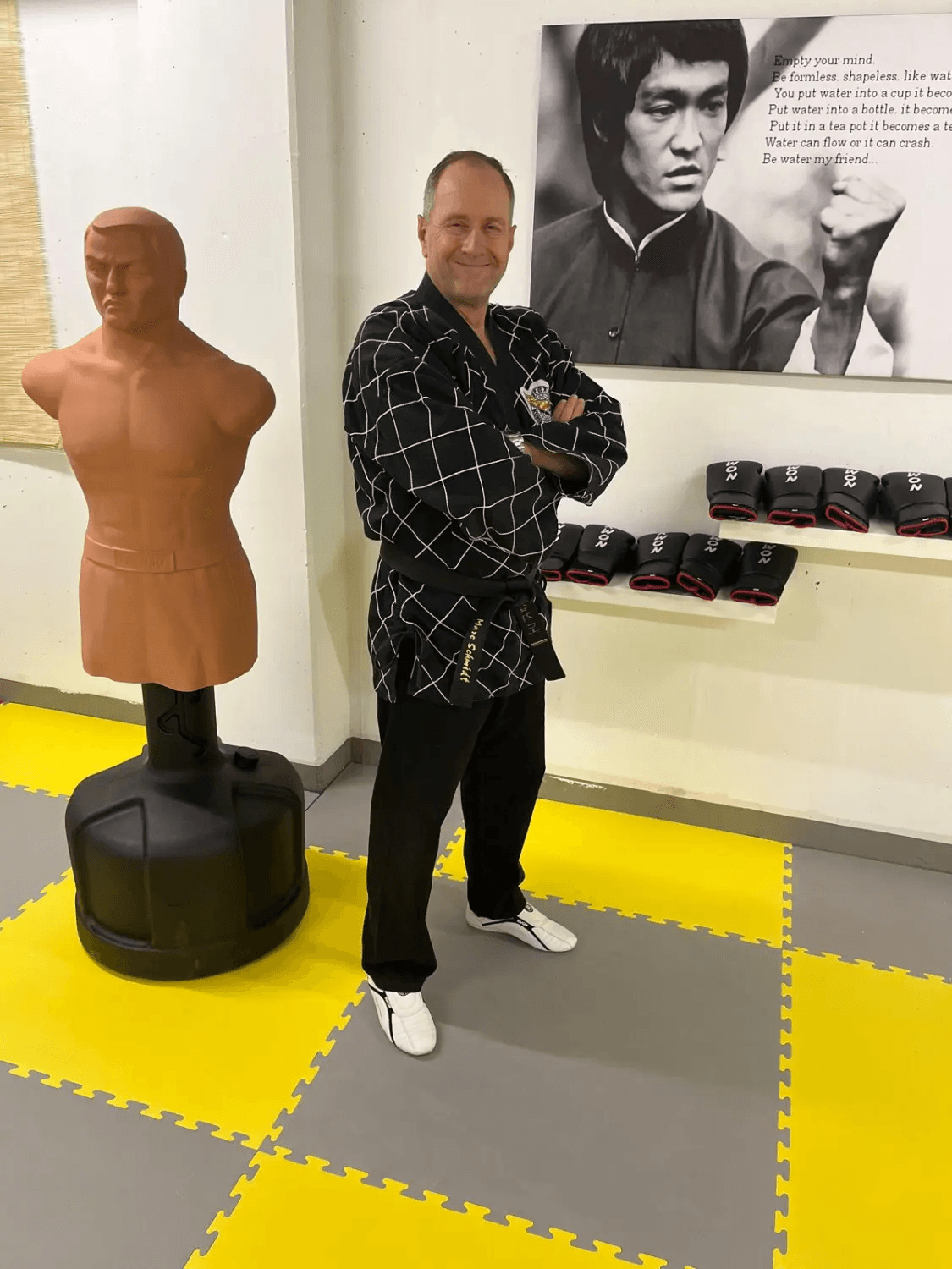 Übung am Schlagdummy im Trainingsraum